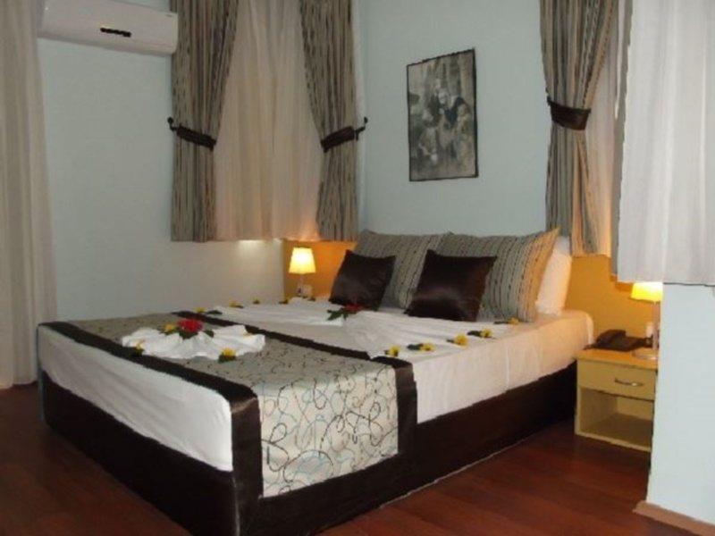 Ege Montana Hotel เบลดิบี ภายนอก รูปภาพ