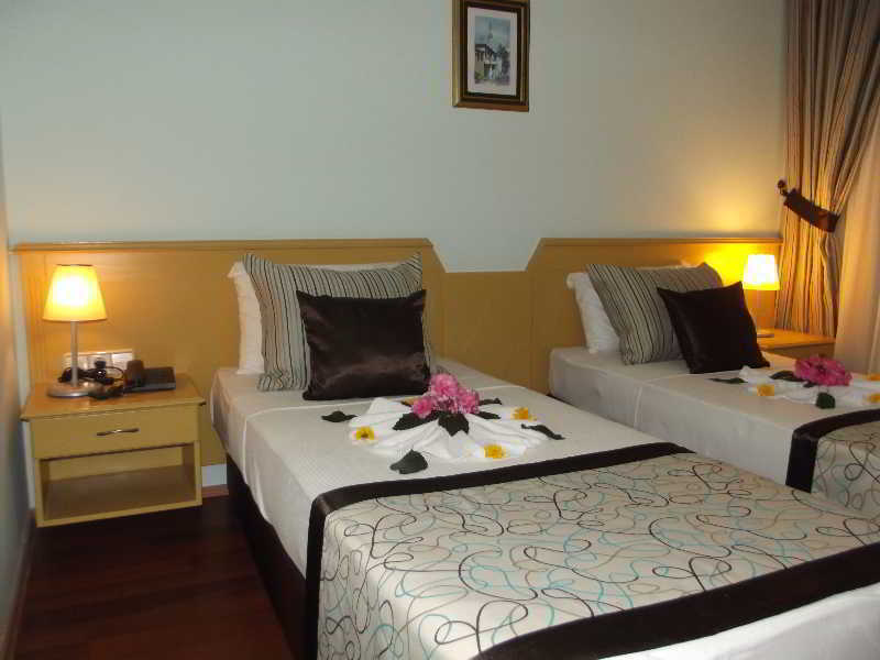 Ege Montana Hotel เบลดิบี ภายนอก รูปภาพ